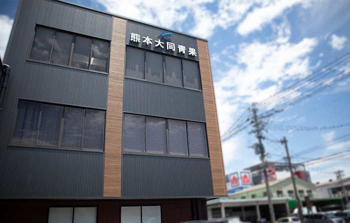 インタビューにこたえる社員さんの写真